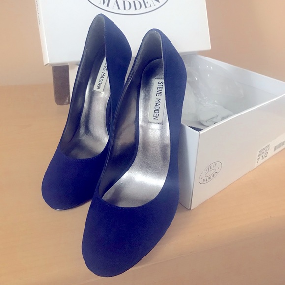 Steve Madden Round Toe Heels - Picture 2 of 5